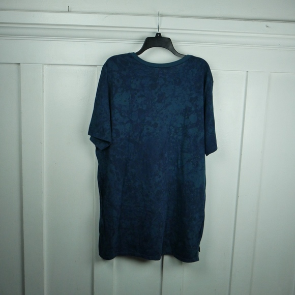 Nike Dri-Fit tee - Picture 4 of 4